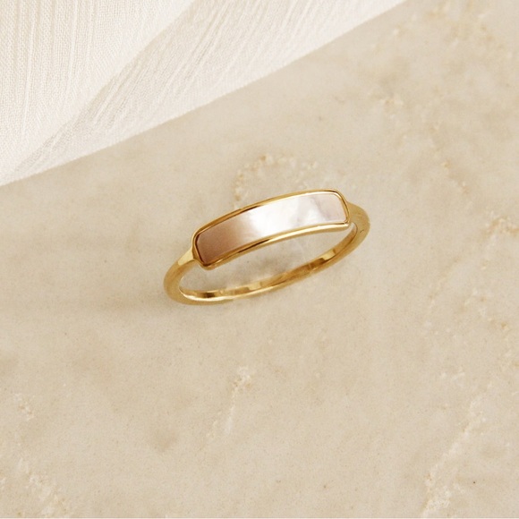 Mother of Pearl Ring Size 7 Brand New! - Picture 1 of 8